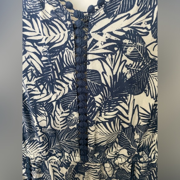 Xhilaration 100% Rayon Floral Romper With Adjustable Spaghetti Straps - Picture 2 of 3